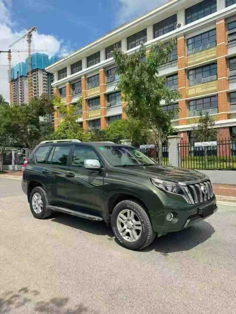 南宁10年丰田普拉多3