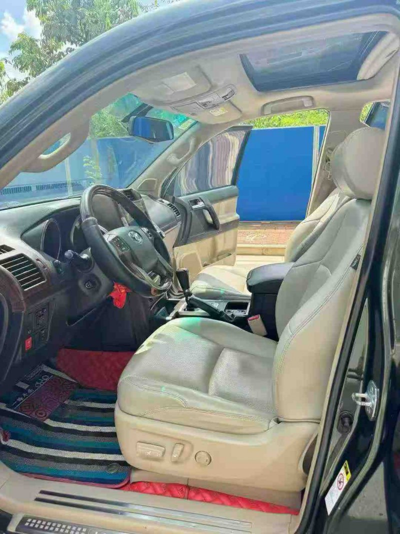 南宁10年丰田普拉多4