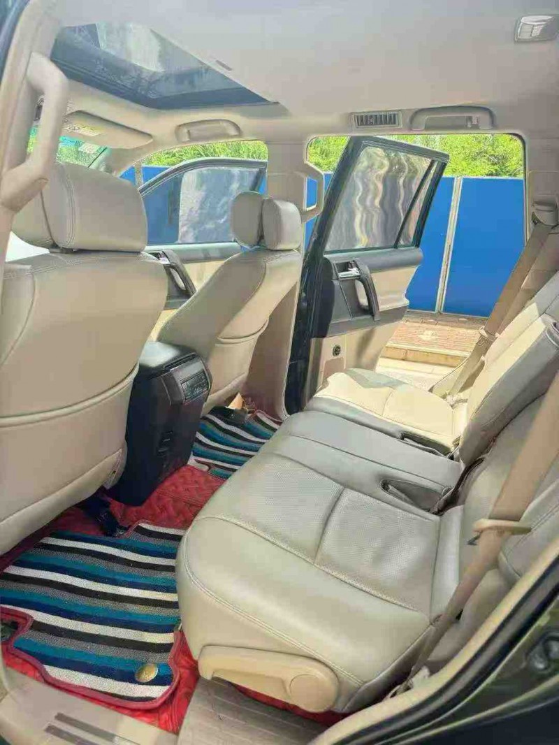 南宁10年丰田普拉多6