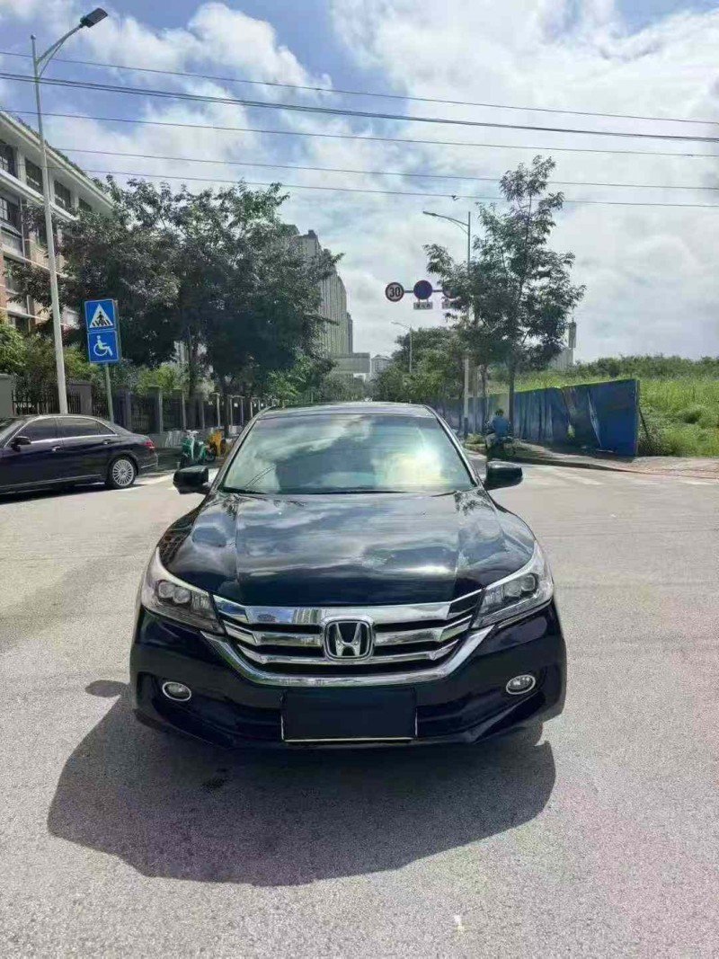 南宁15年本田雅阁1