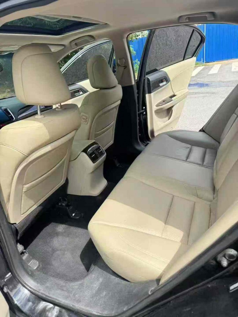 南宁15年本田雅阁6