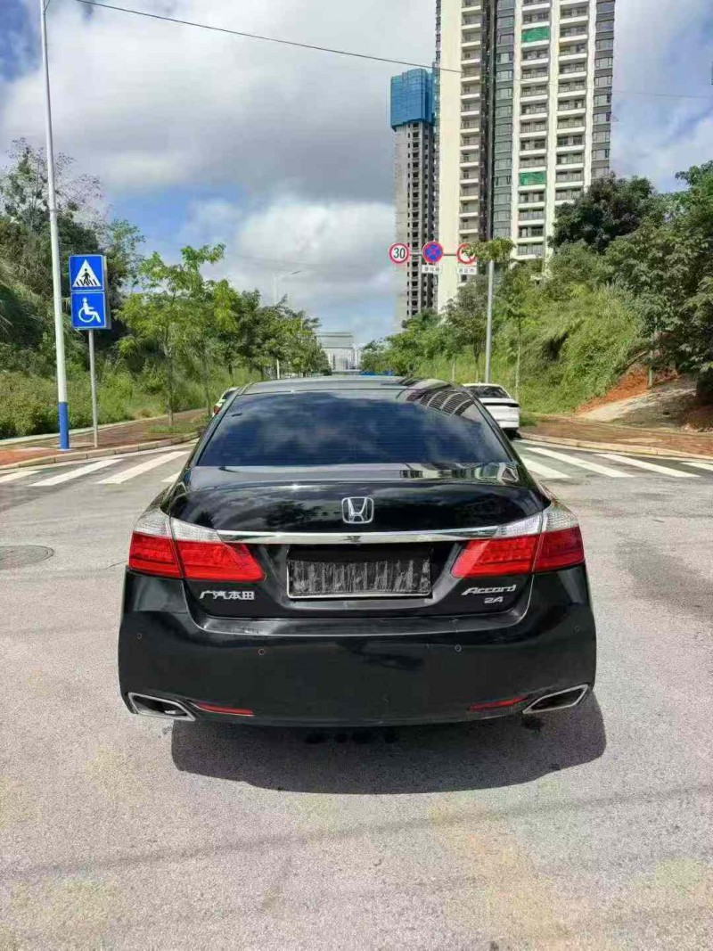 南宁15年本田雅阁9