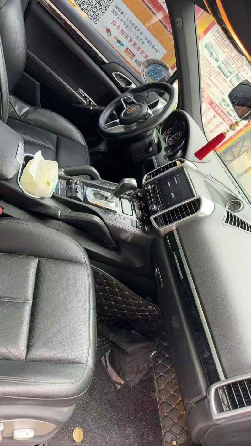 邵阳17年保时捷卡宴4