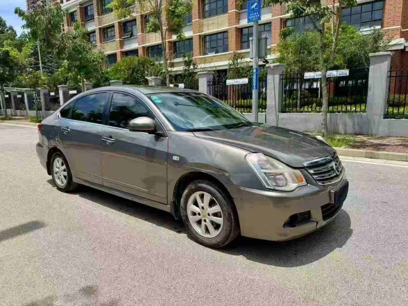 南宁17年日产轩逸3