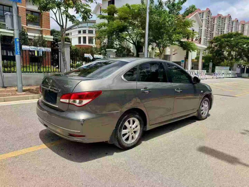 南宁17年日产轩逸8