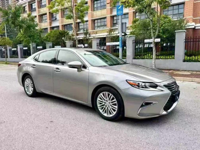 南宁18年雷克萨斯ES3