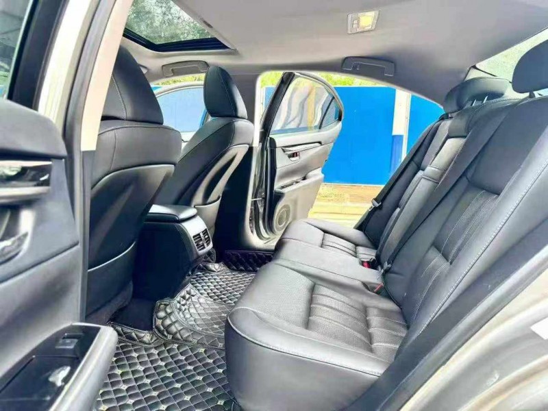 南宁18年雷克萨斯ES6