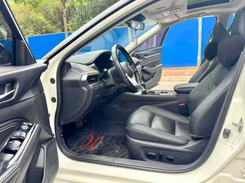 南宁21年日产天籁4