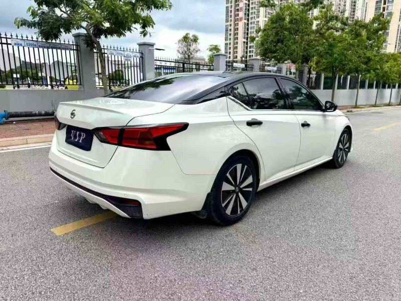 南宁21年日产天籁7