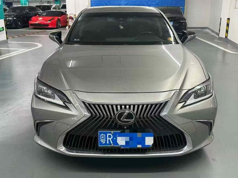 广州19年雷克萨斯ES1