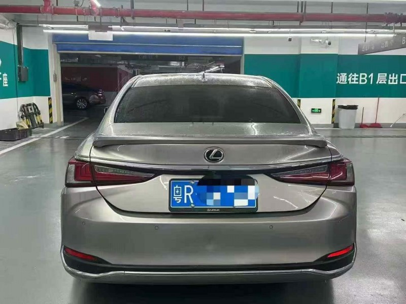 广州19年雷克萨斯ES9