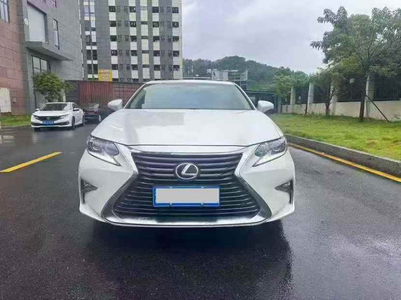 广州17年雷克萨斯ES1