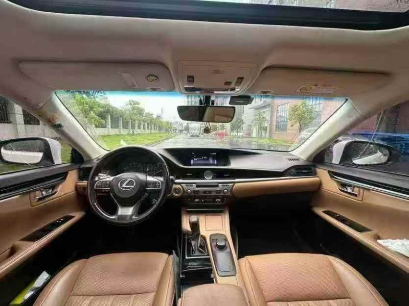 广州17年雷克萨斯ES4