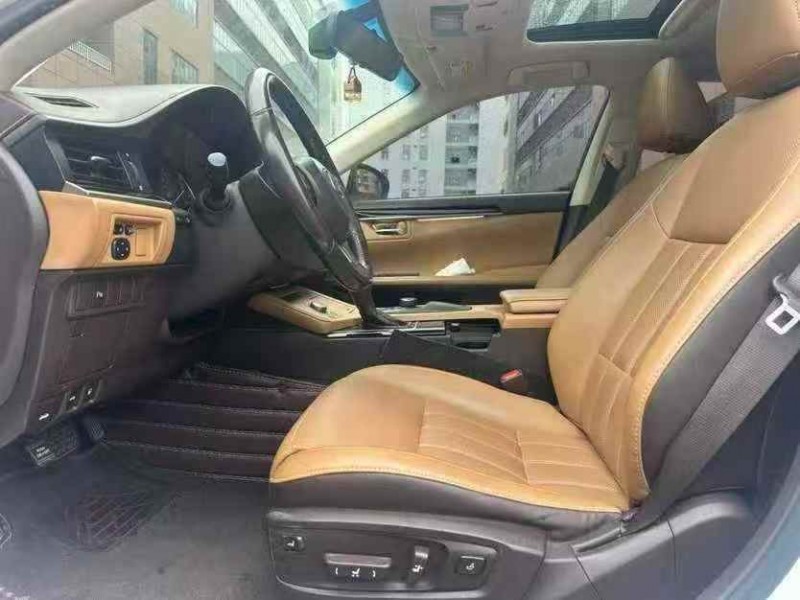 广州17年雷克萨斯ES6