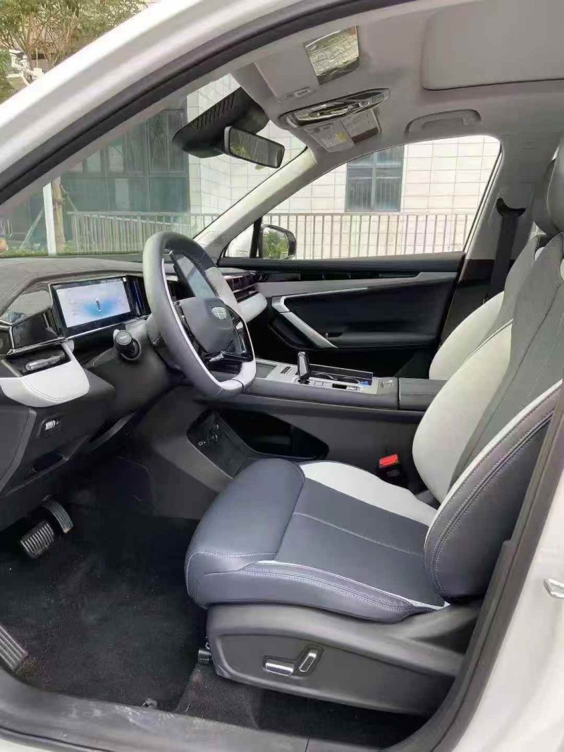 广州25年吉利博越6