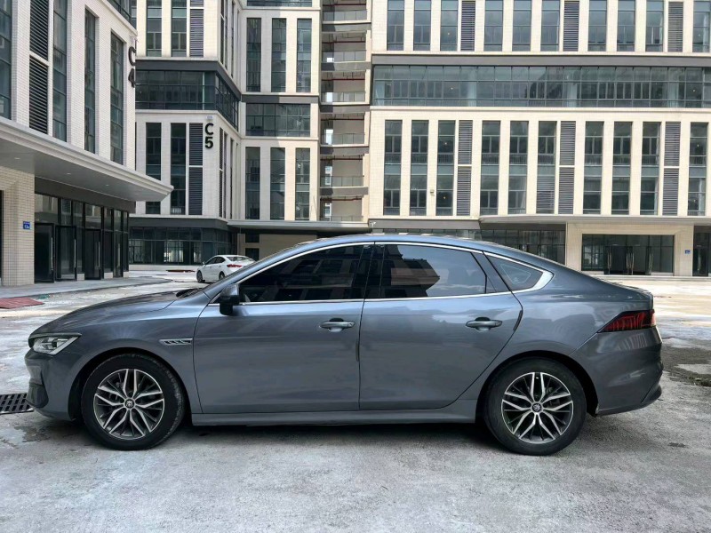 广州21年比亚迪秦9