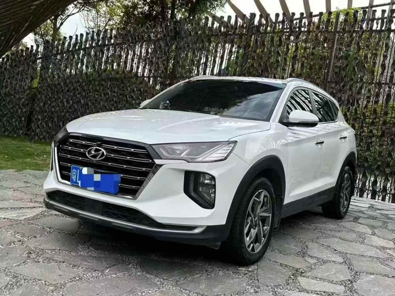 广州21年现代途胜3