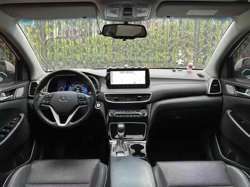 广州21年现代途胜8