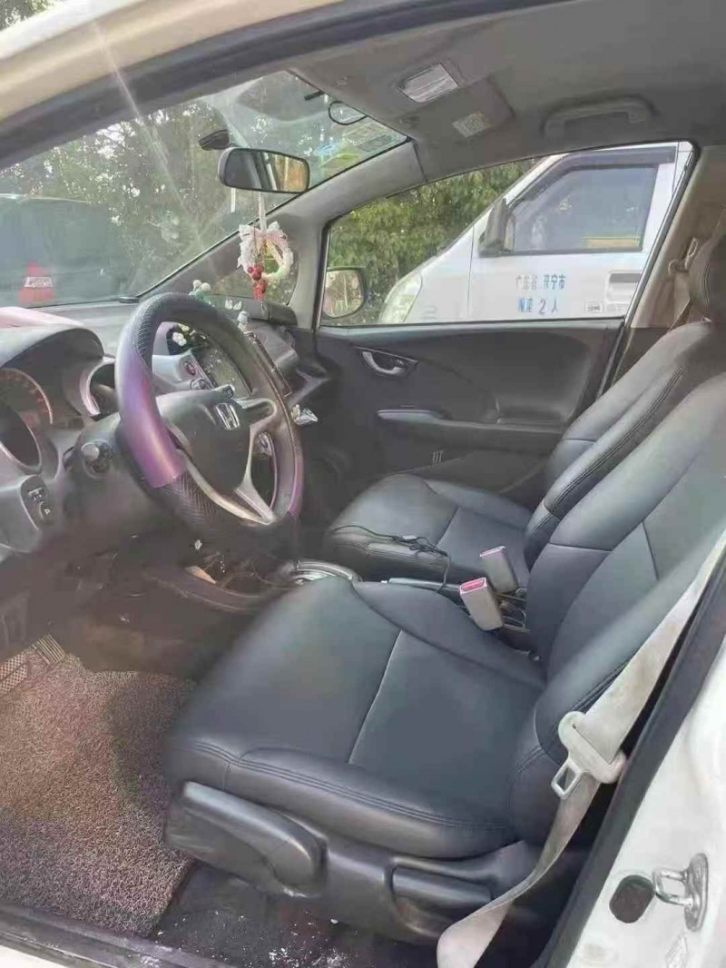 广州13年本田飞度6