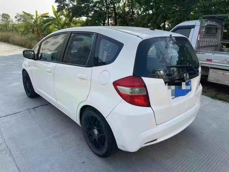 广州13年本田飞度8