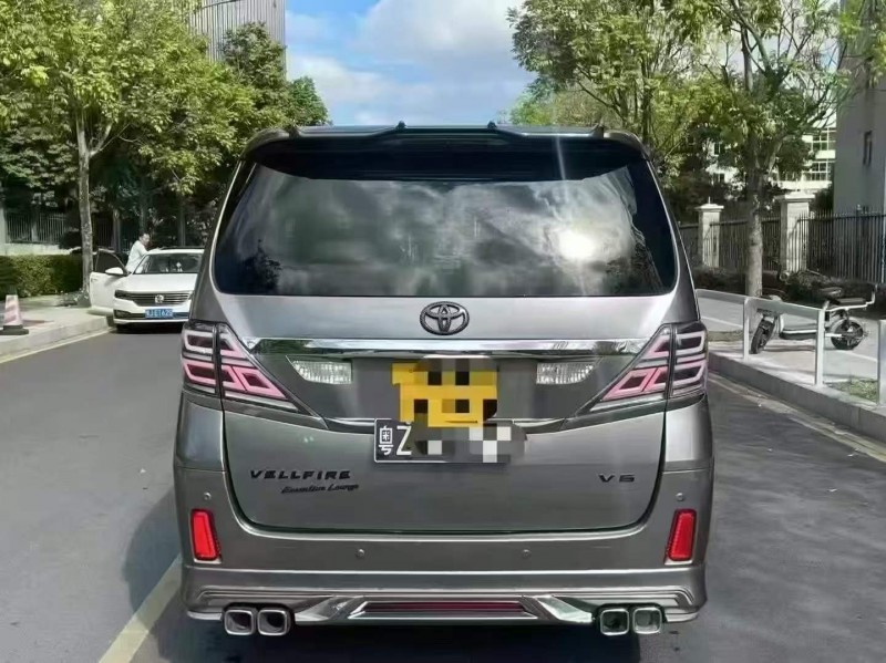 广州12年丰田威尔法9