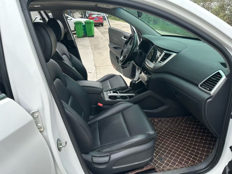 徐州16年现代途胜8