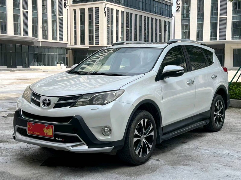 广州15年丰田RAV42