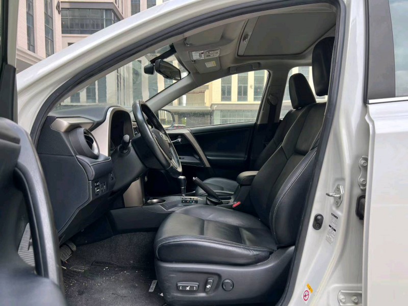 广州15年丰田RAV44