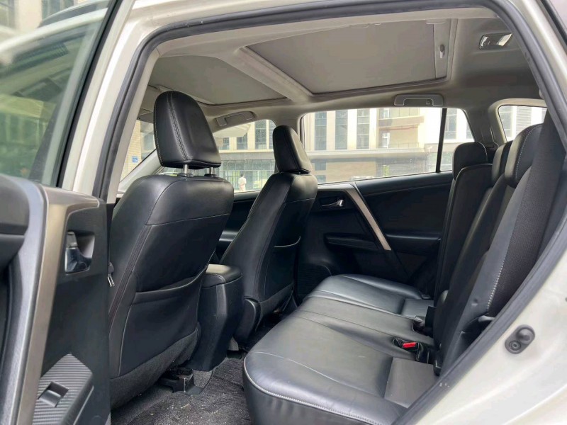 广州15年丰田RAV45