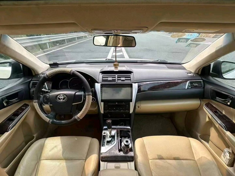 广州15年丰田凯美瑞8