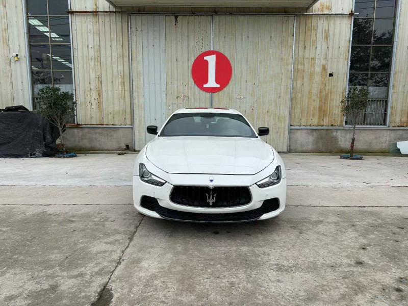 徐州15年玛莎拉蒂Ghibli1