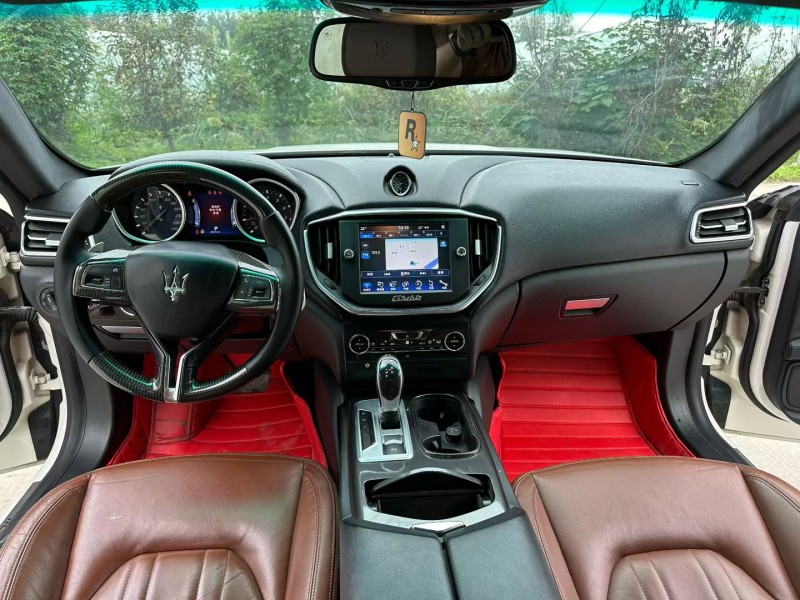 徐州15年玛莎拉蒂Ghibli7