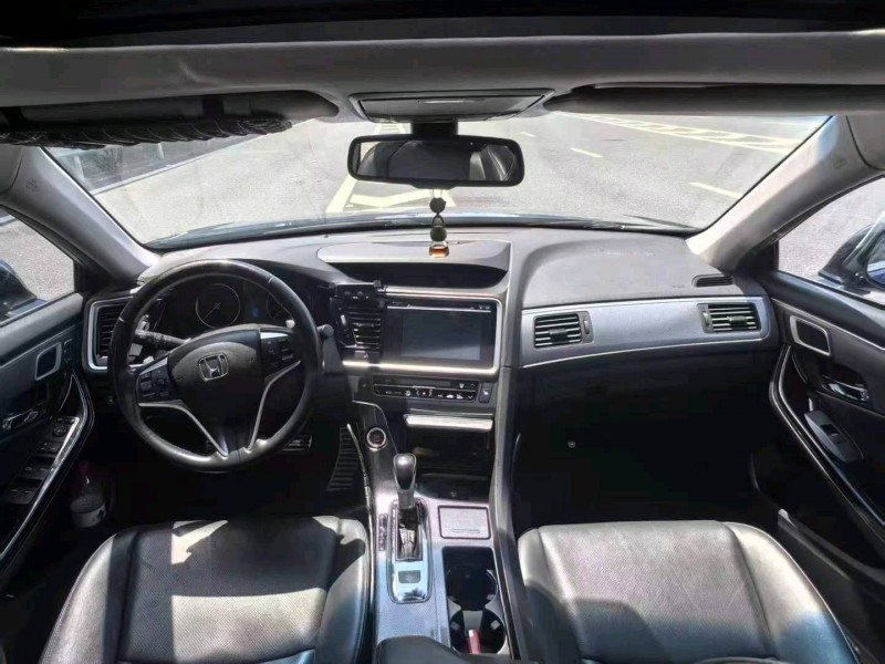 广州16年本田思铂睿9