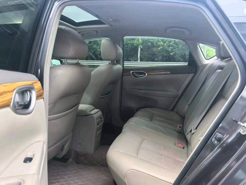 广州16年日产轩逸7