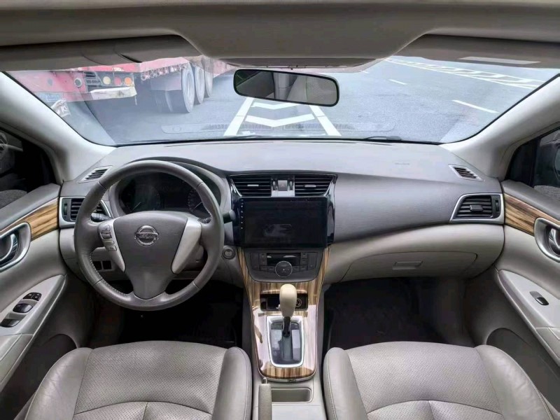 广州16年日产轩逸8