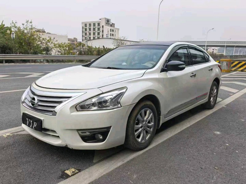 广州13年日产天籁2