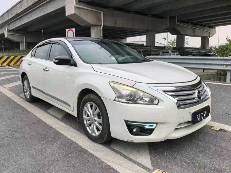 广州13年日产天籁3