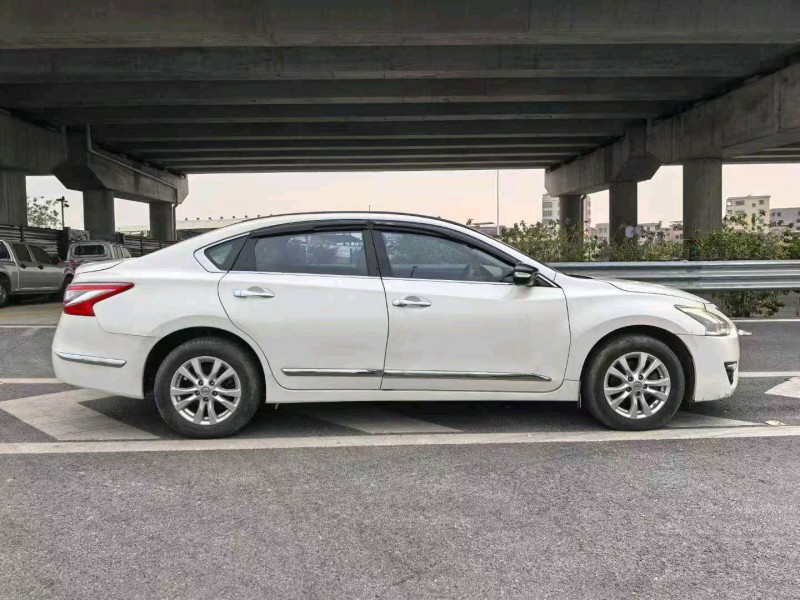 广州13年日产天籁4