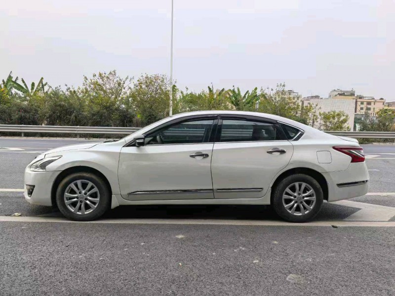 广州13年日产天籁6