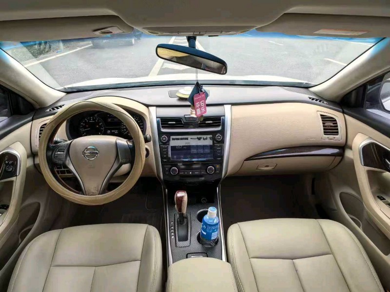 广州13年日产天籁8