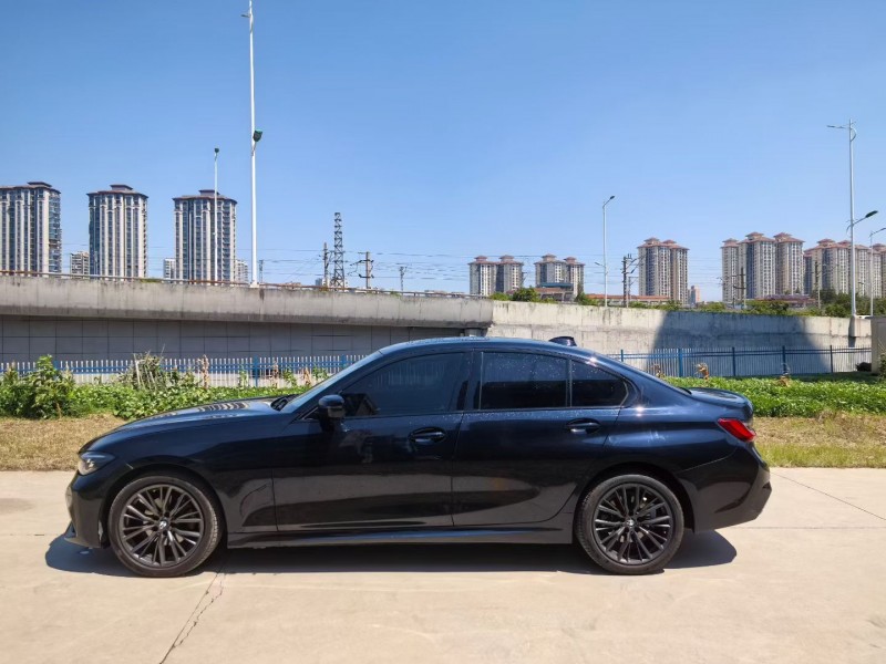 襄阳22年宝马3系8