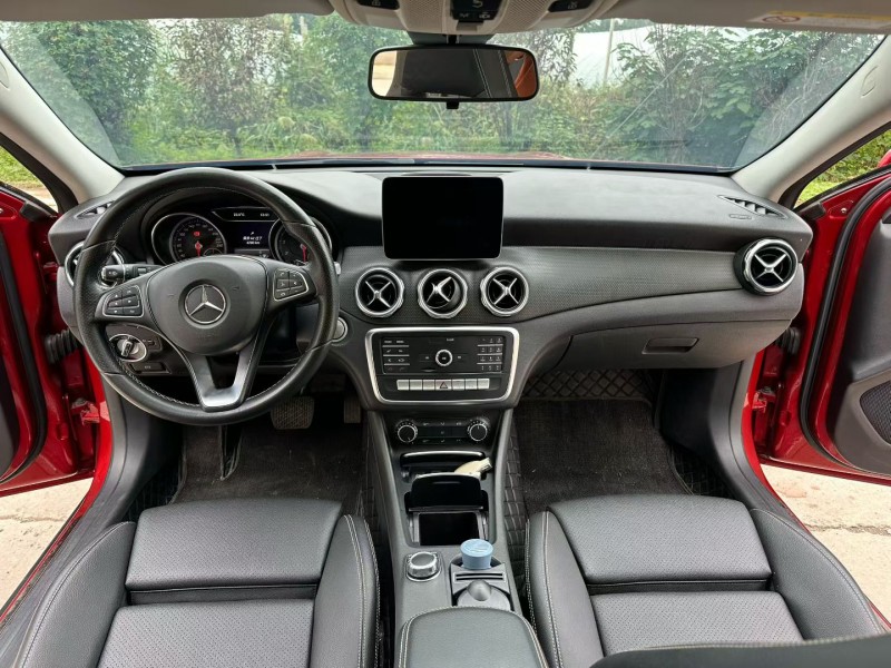 徐州18年奔驰GLA7