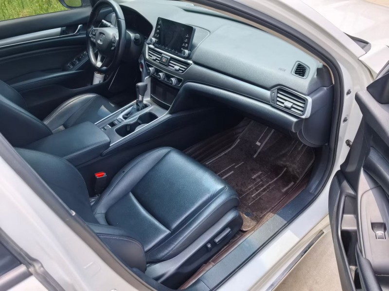 襄阳21年本田雅阁6