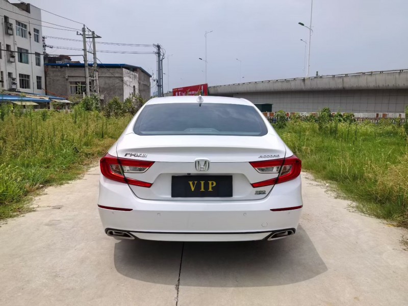 襄阳21年本田雅阁9