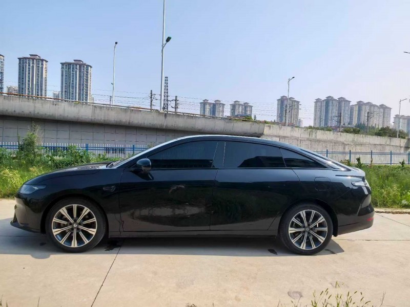 襄阳24年零跑汽车C018