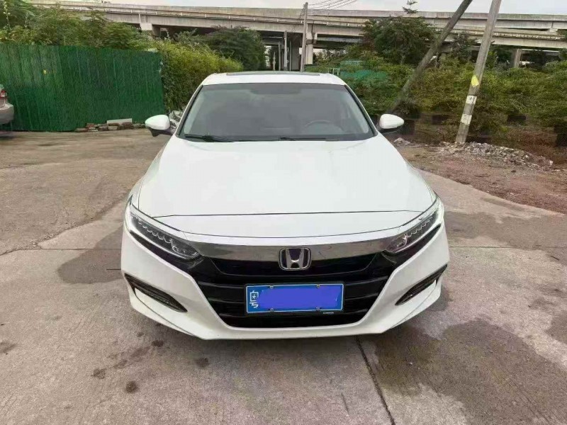 佛山19年本田雅阁1