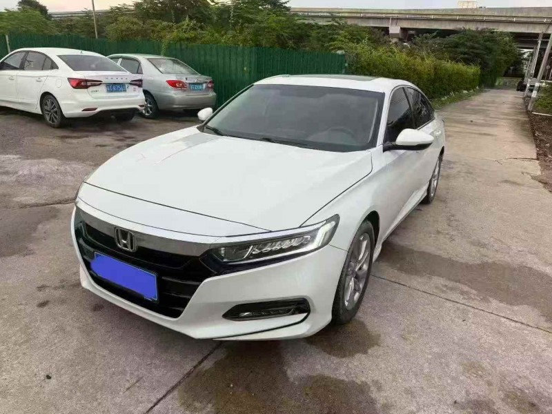 佛山19年本田雅阁3