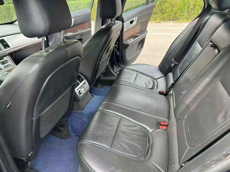 泰安14年捷豹XF6