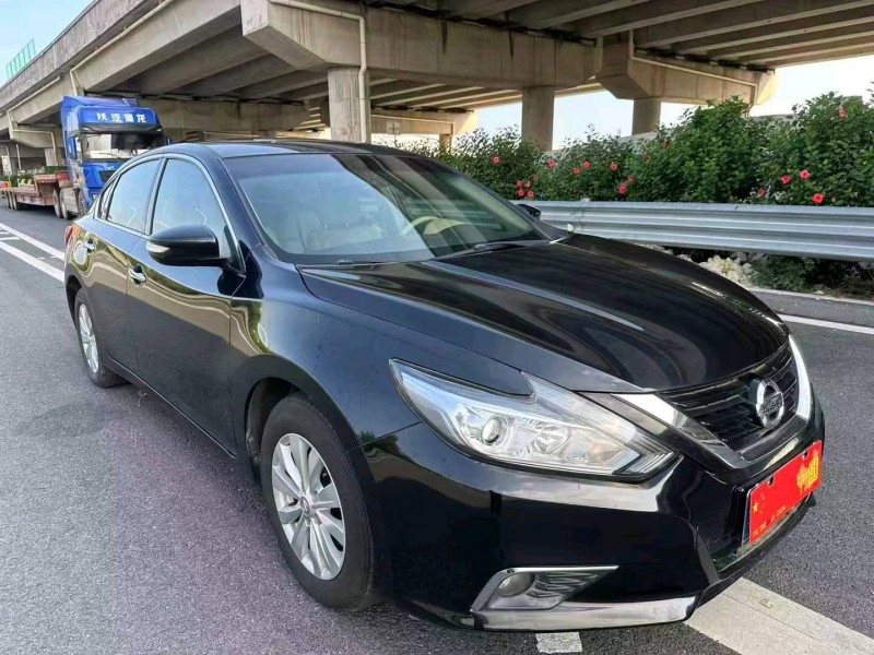 广州18年日产天籁2