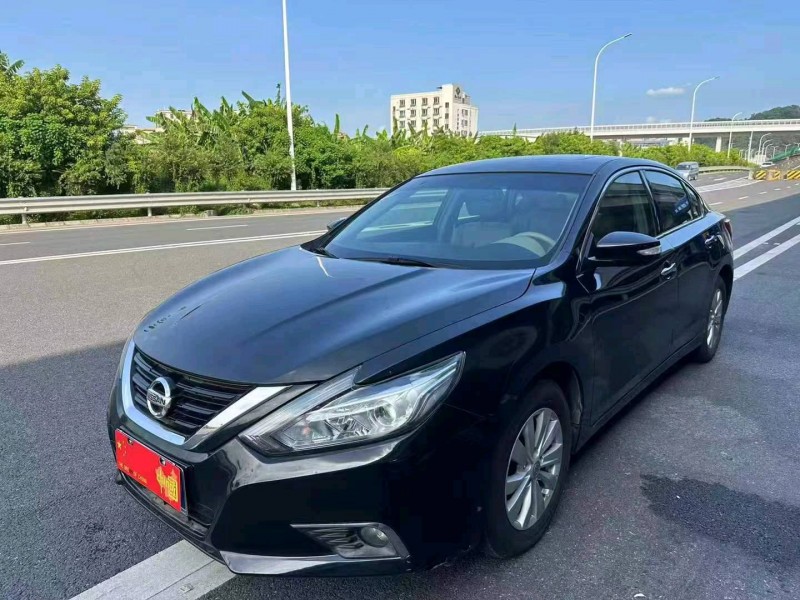 广州18年日产天籁3